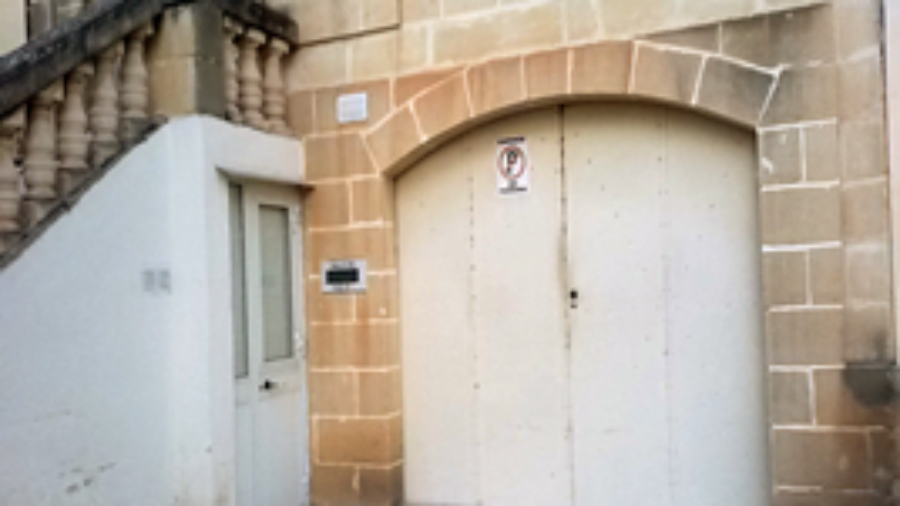 AveMaria_Garage